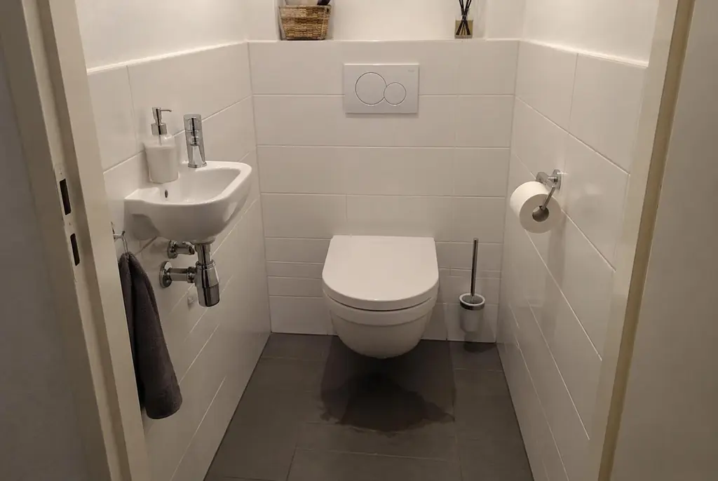 Lekdetectie Zeewolde – natte vloer bij een toilet